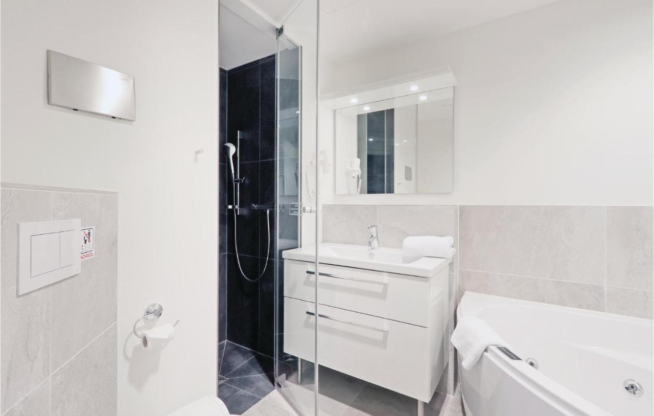 Cozy Apartment In Luebeck Travemuende With Sauna Экстерьер фото