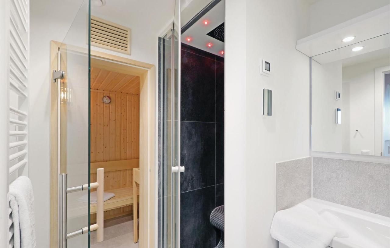 Cozy Apartment In Luebeck Travemuende With Sauna Экстерьер фото