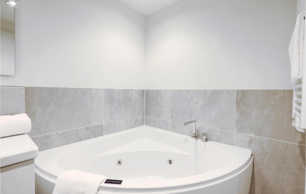 Cozy Apartment In Luebeck Travemuende With Sauna Экстерьер фото